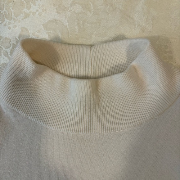 Talbots Ivory Lightweight Knit Turtleneck, Size Medium - Picture 5 of 9